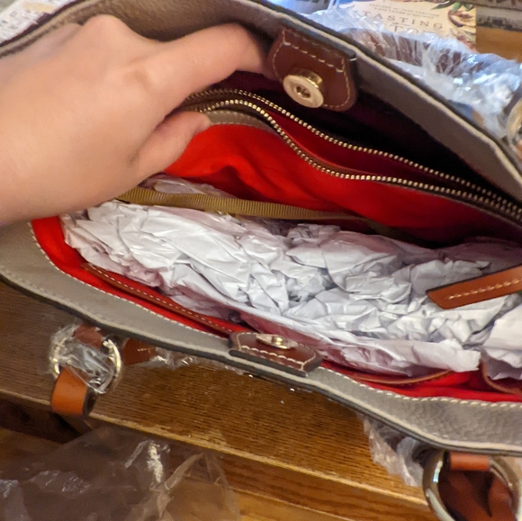 Dooney & Bourke Tan Leather Purse - Picture 12 of 13